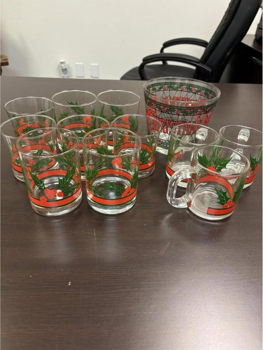 Vintage Lindy Holiday Glass Set